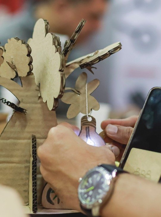 Oficina mão na massa com educadores